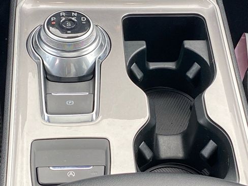 Certified 2024 Ford Edge SEL w/ Convenience Package image 12