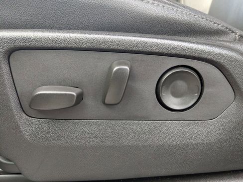 Used 2024 Chevrolet Suburban LT image 23