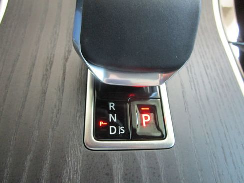 Used 2026 Land Rover Range Rover Velar Dynamic SE AWD/4WD image 40