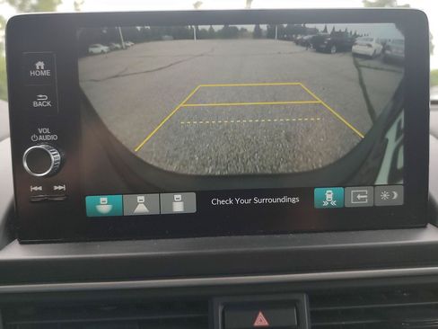 Used 2024 Honda Pilot Touring image 12