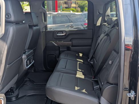Used 2022 GMC Sierra 3500 Denali w/ Denali Black Diamond Edition AWD/4WD image 7