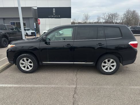 Used 2012 Toyota Highlander 4WD image 2