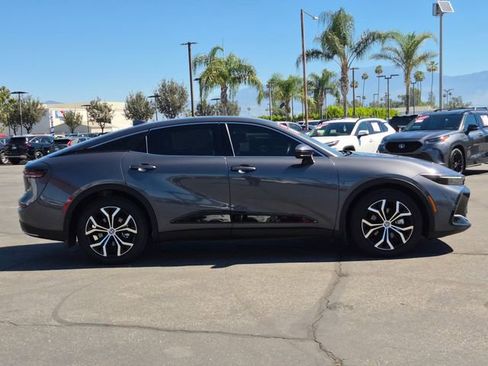 Used 2024 Toyota Crown XLE w/ Carpet Mat Package (TMS) image 4