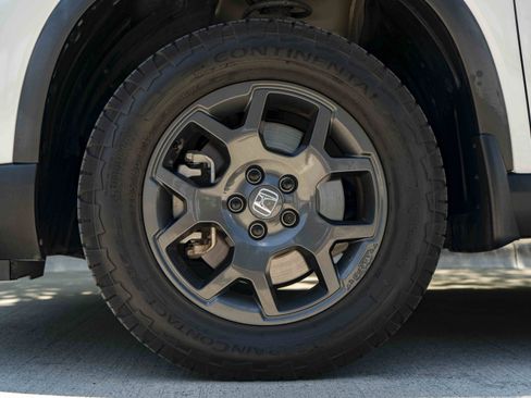 Used 2024 Honda Pilot TrailSport image 14
