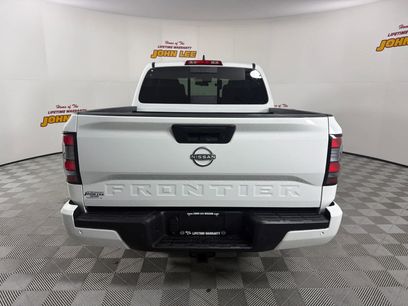 New 2025 Nissan Frontier SV w/ SV Convenience Package