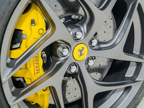 Certified 2020 Ferrari 812 Superfast RWD image 30