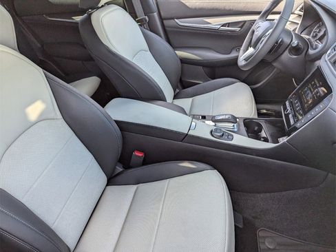 Used 2025 INFINITI QX55 Essential w/ Cargo Package image 10