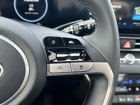 New 2026 Hyundai Elantra Limited FWD image 9