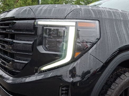 Certified 2023 GMC Sierra 1500 Elevation w/ X31 Off-Road Package AWD/4WD image 9