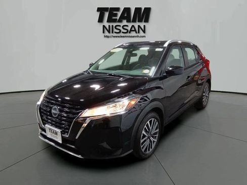 Used 2023 Nissan Kicks SV FWD image 3