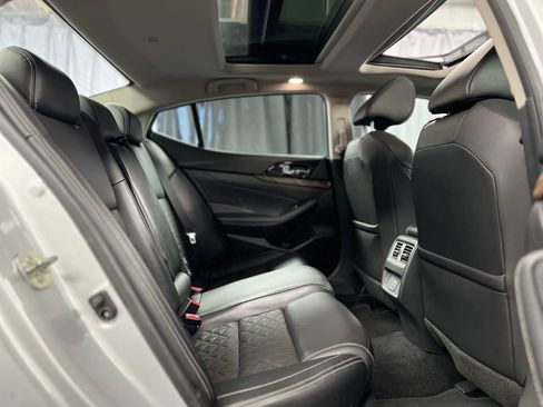 Used 2018 Nissan Maxima Platinum image 25