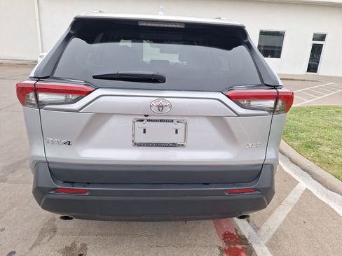 Used 2024 Toyota RAV4 XLE w/ Convenience Package image 5