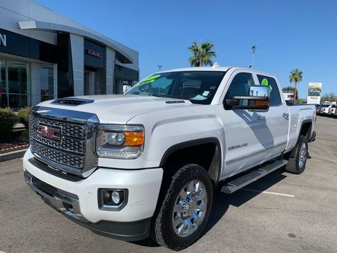 Certified 2019 GMC Sierra 2500 Denali w/ Duramax Plus Package AWD/4WD image 2