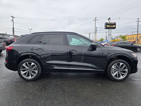 Used 2021 Audi e-tron Premium Plus w/ Premium Plus Package AWD/4WD image 5