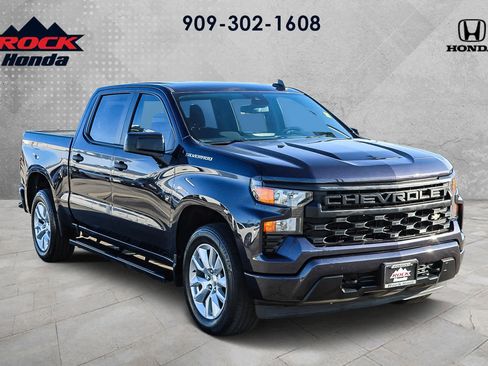 Used 2023 Chevrolet Silverado 1500 Custom image 3
