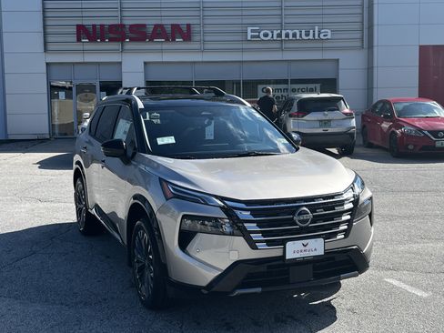 New 2026 Nissan Rogue Platinum AWD/4WD image 1