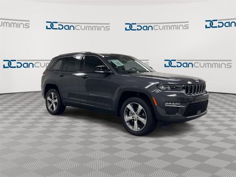 Used 2022 Jeep Grand Cherokee Limited image 2