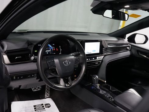 Certified 2025 Toyota Camry SE image 11