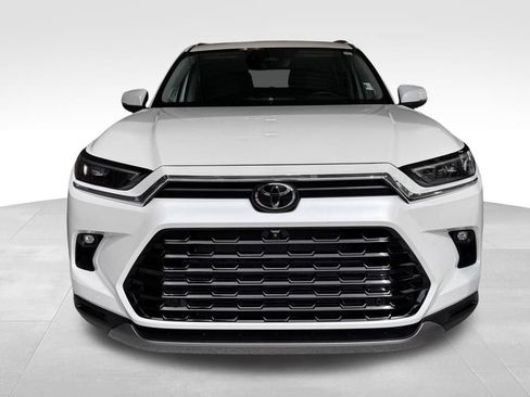 Used 2025 Toyota Grand Highlander AWD image 2