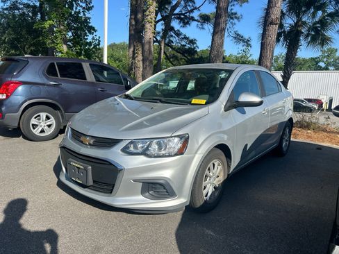 Used 2019 Chevrolet Sonic LT image 8