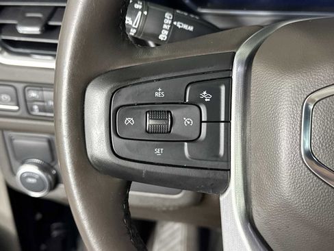 Used 2023 GMC Yukon XL SLT image 18