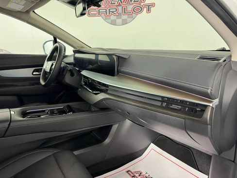 Used 2025 Nissan Murano SL AWD/4WD image 12