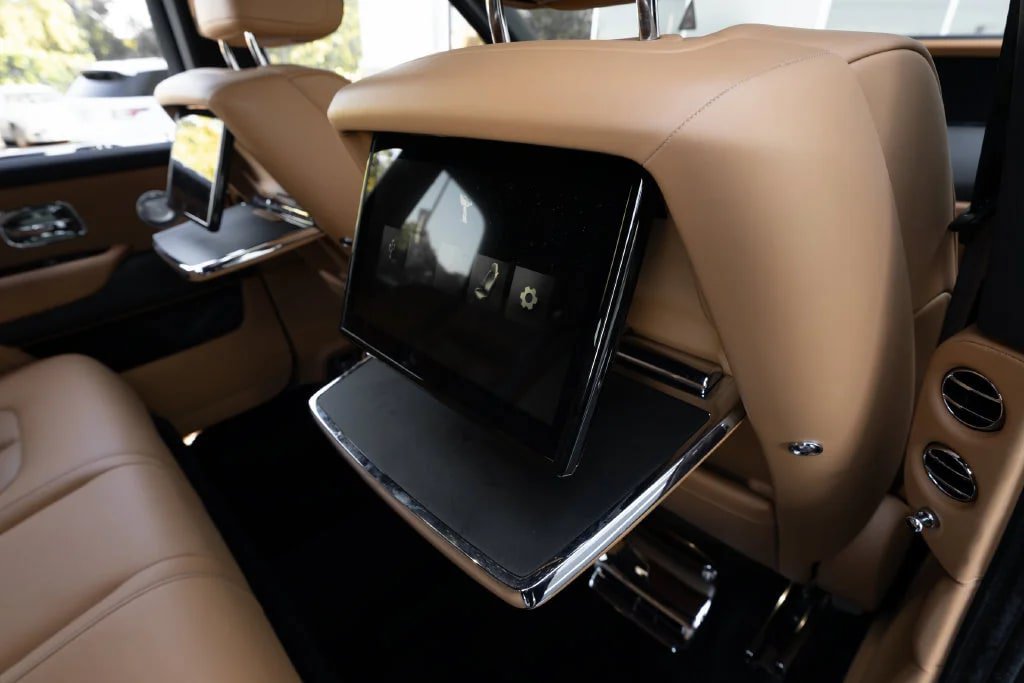 Used 2026 Rolls-Royce Cullinan w/ Cullinan Package AWD/4WD image 61