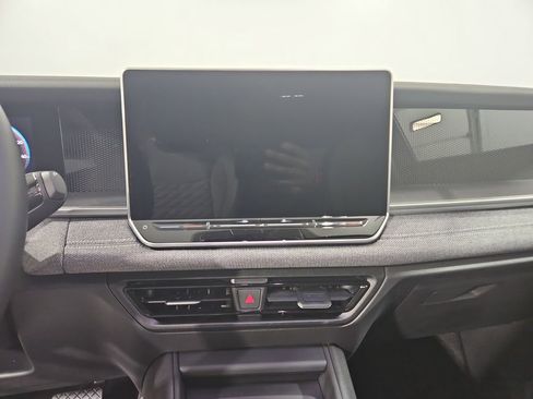 New 2026 Volkswagen Tiguan S FWD image 18