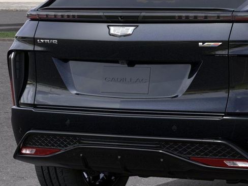 New 2026 Cadillac Lyriq V AWD/4WD image 14