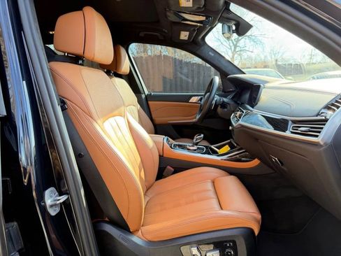 Used 2022 BMW X7 M50i w/ Executive Package image 32