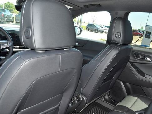 New 2026 Chevrolet Equinox LT w/ Convenience Package II AWD/4WD image 11