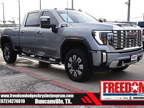 Used 2025 GMC Sierra 2500 Denali w/ Denali Reserve Package image 7