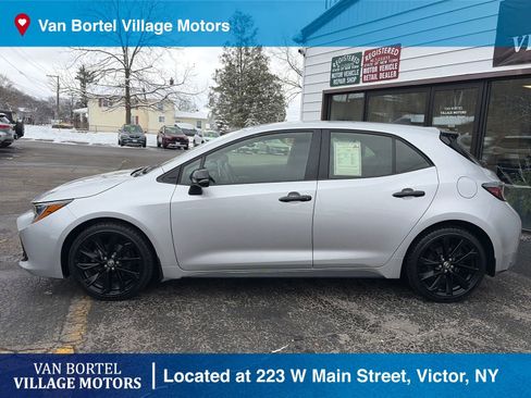 Used 2022 Toyota Corolla SE image 2