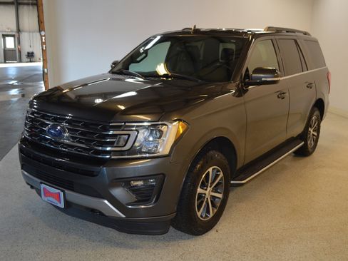 Used 2020 Ford Expedition XLT w/ Equipment Group 202A image 7