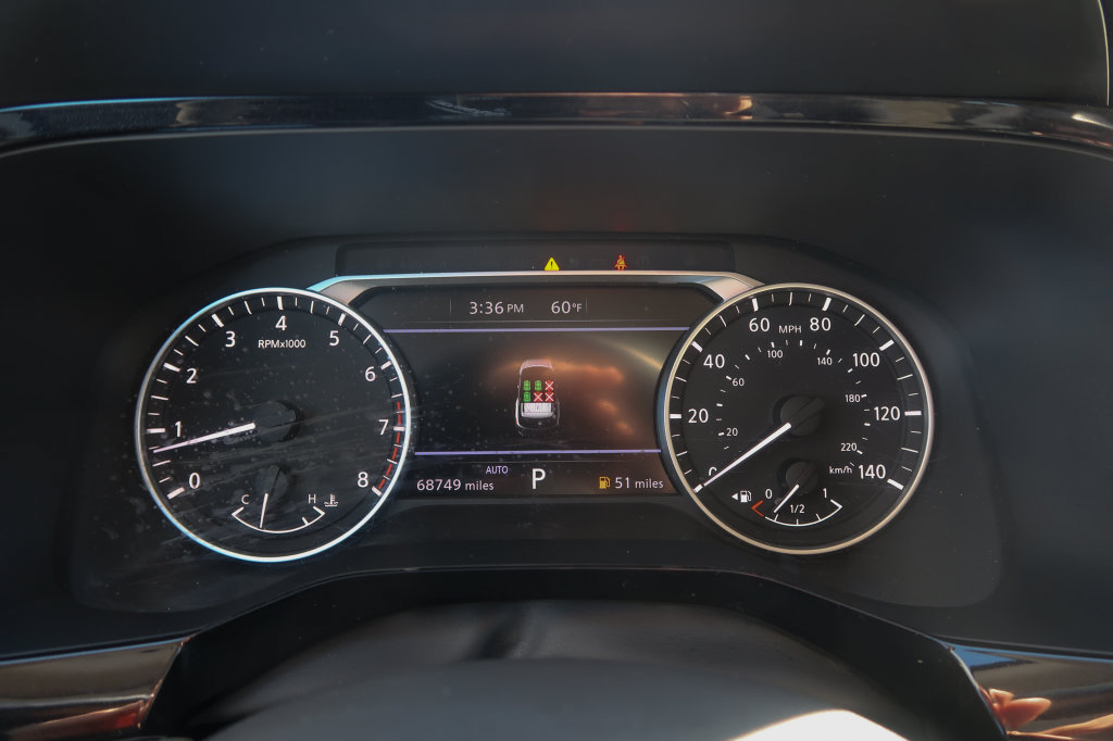 Used 2022 Nissan Pathfinder SV AWD/4WD image 31