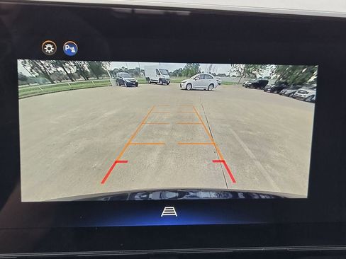 Used 2025 Chevrolet Equinox LT FWD image 18
