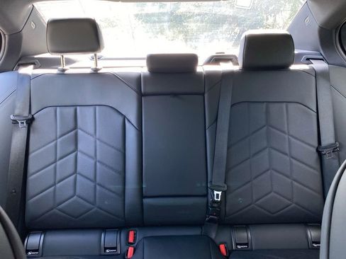 Used 2025 BMW i5 eDrive40i w/ Premium Package image 43