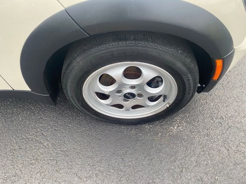 Used 2005 MINI Cooper Hardtop FWD image 21