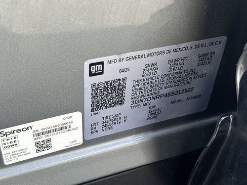 Used 2025 Chevrolet Equinox EV LT FWD image 35