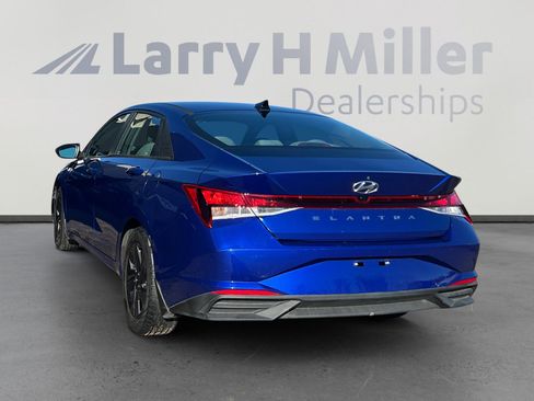Certified 2022 Hyundai Elantra SEL image 4