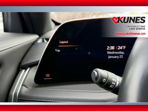 Used 2025 Cadillac XT4 Premium Luxury image 50