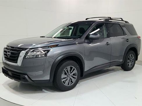 New 2025 Nissan Pathfinder SV image 3