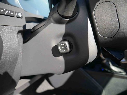 Used 2019 Lexus ES 300h w/ Premium Package image 29