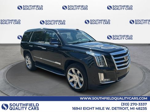 Used 2019 Cadillac Escalade Luxury AWD/4WD image 1