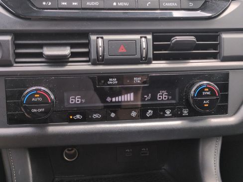 Used 2023 Nissan Pathfinder S AWD/4WD image 20