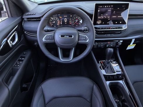 New 2026 Jeep Compass Latitude image 11