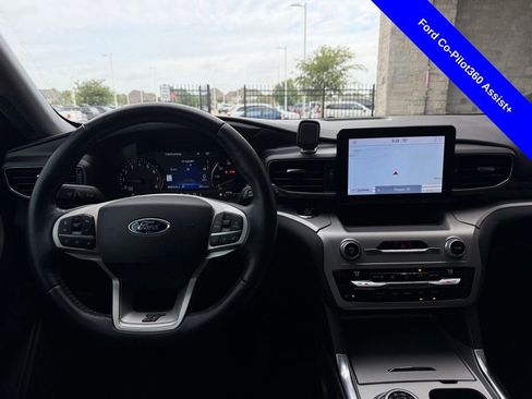 Used 2021 Ford Explorer XLT w/ Equipment Group 202A RWD image 8
