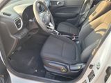 Used 2022 Hyundai Venue SE image 4