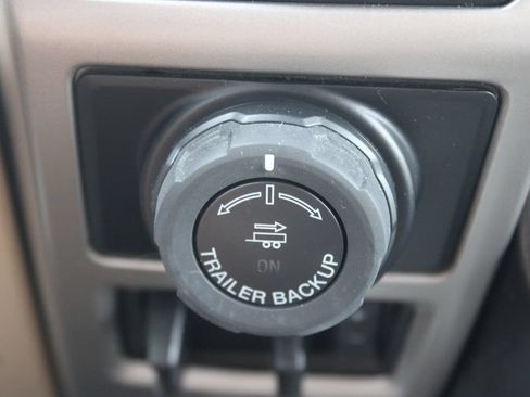 Used 2019 Ford F150 Lariat w/ Equipment Group 502A Luxury AWD/4WD image 28