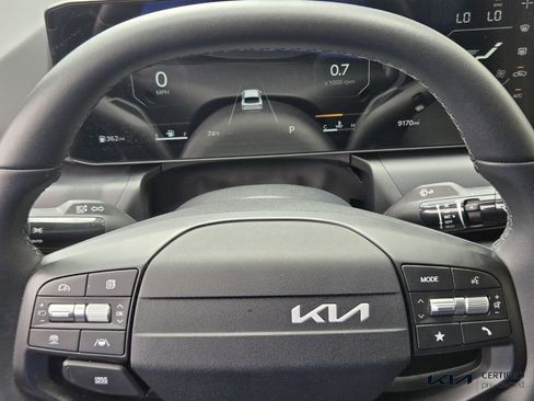 Certified 2025 Kia K4 EX image 30
